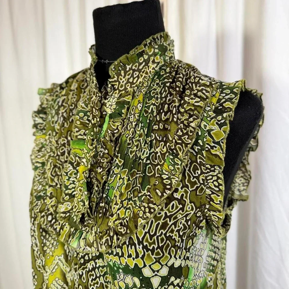 Green Ruffle Mock Neck Sleeveless Top –‎ Size S